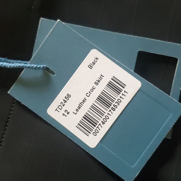 Brand new Black leather skirt - Picture 3 of 8